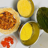 大黄米咸蛋肉粽的做法图解11