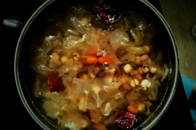 薏仁红豆银耳汤