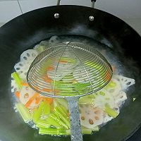 #安佳新年聚会食谱#凉拌莲藕的做法图解1