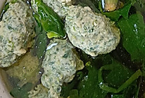 鸡肉虾仁荠菜丸子菠菜汤的做法