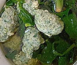 鸡肉虾仁荠菜丸子菠菜汤的做法