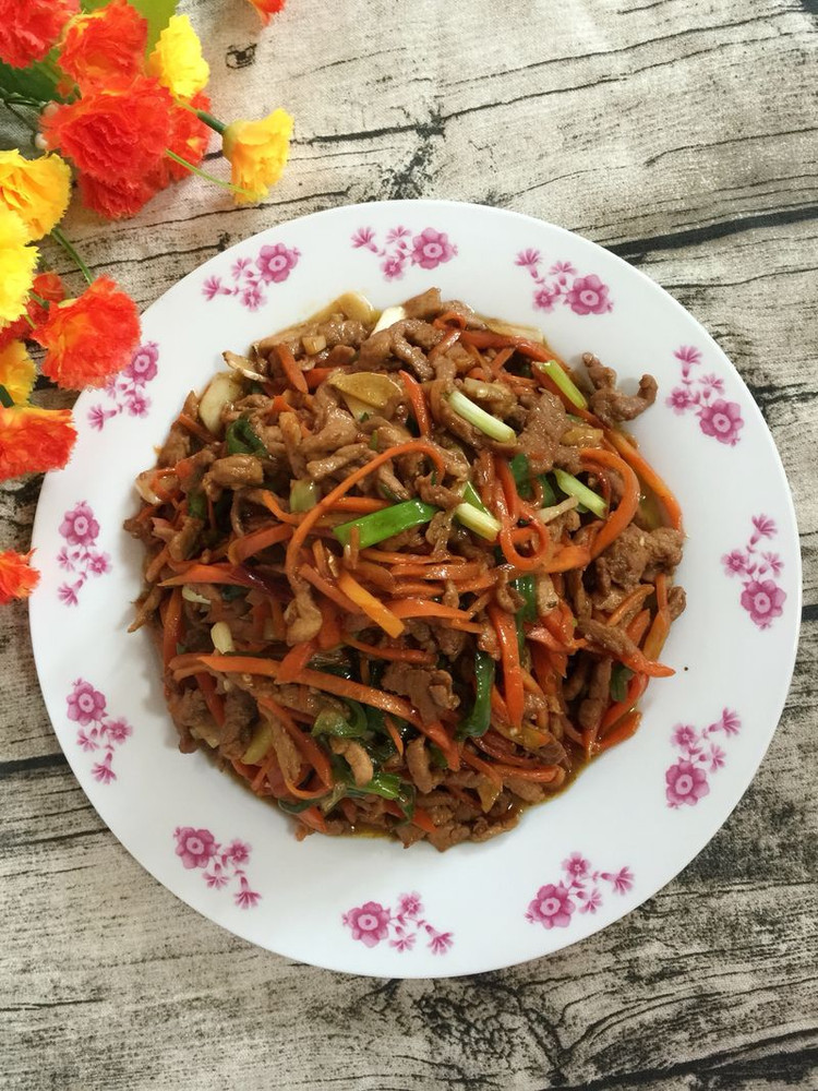 胡萝卜青椒炒肉丝的做法