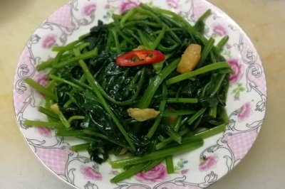 私房肥肉炒波菜