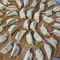 芹菜猪肉饺子的做法图解11