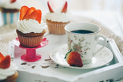 草莓奶油海绵Cupcake（杯蛋糕）