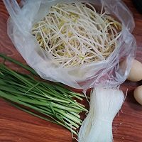 #刘畊宏女孩减脂饮食#韭菜豆芽炒粉丝的做法图解1