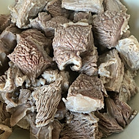 土豆牛腩的做法图解2
