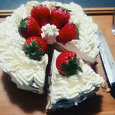 草莓奶油裸蛋糕