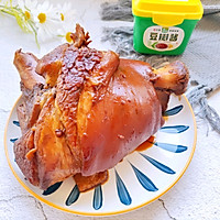 #一勺葱伴侣，成就招牌美味#年夜饭压轴菜~懒人招牌酱肘子的做法图解8