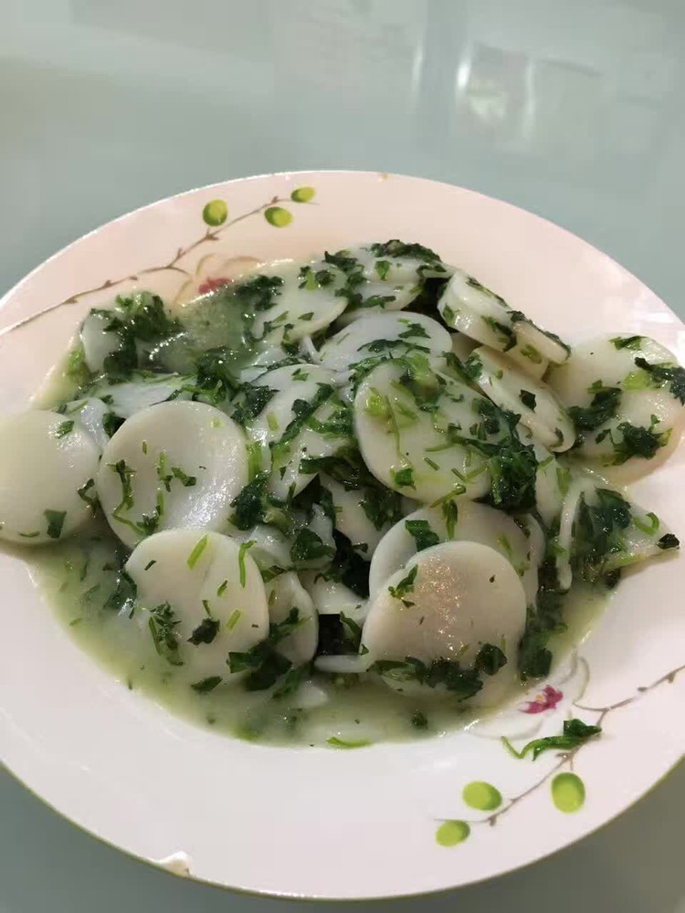 荠菜炒年糕的做法
