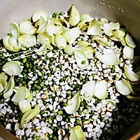 绿豆百合薏米汤的做法图解4