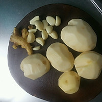 世界杯小吃-蒜香土豆的做法图解1