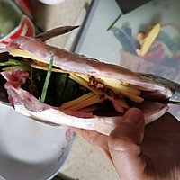 白白豆腐鲫鱼汤的做法图解1