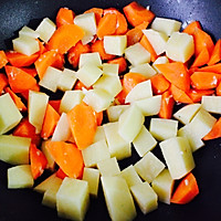 土豆胡萝卜玉米养生汤的做法图解6