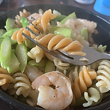 懒人享受——一人食蒜油虾意面