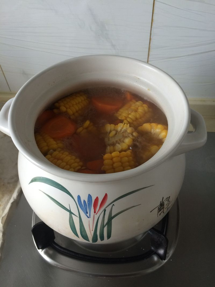 排骨玉米胡萝卜煲汤的做法