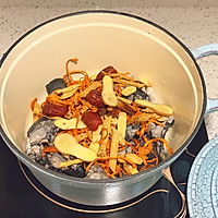 秋季进补-虫草花炖乌鸡汤的做法图解3
