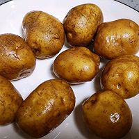 烤小土豆的做法图解1
