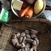 番茄土豆炖牛肉的做法图解1