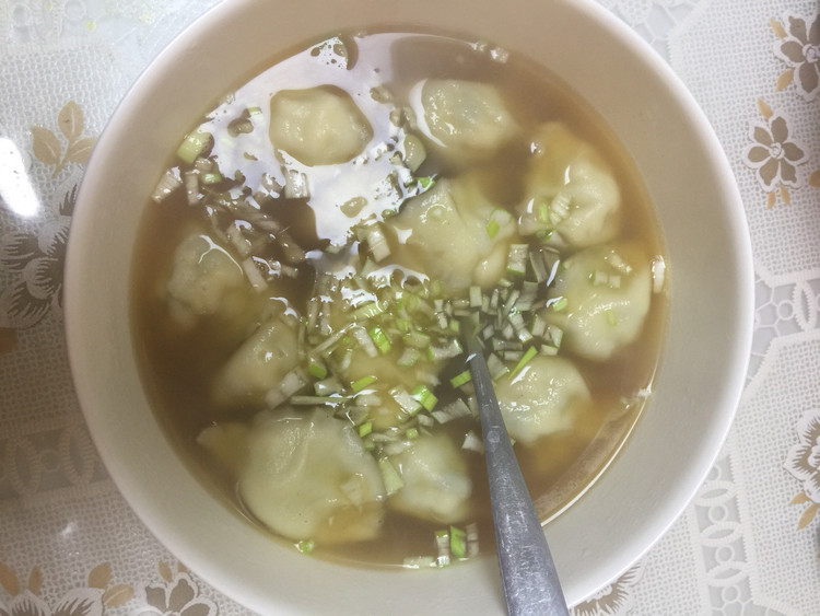 水饺版馄饨的做法