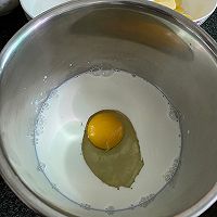 芝士肉松面包的做法图解2