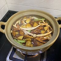 土豆菌菇西芹鸡肉煲的做法图解10