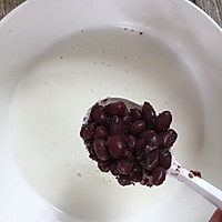 自制牛奶红豆冰棍的做法图解1
