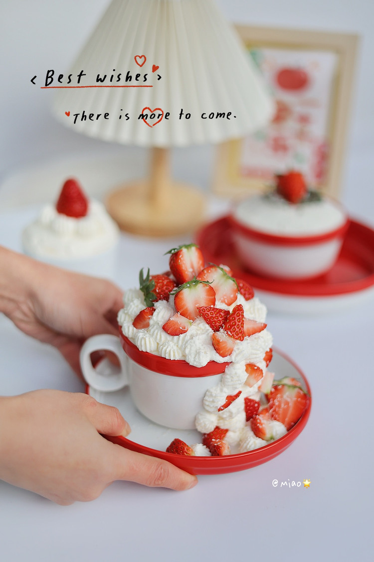 2022新年甜品瀑布草莓杯子蛋糕｜超推荐的做法