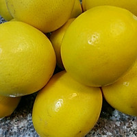 冰糖炖柠檬的做法图解1