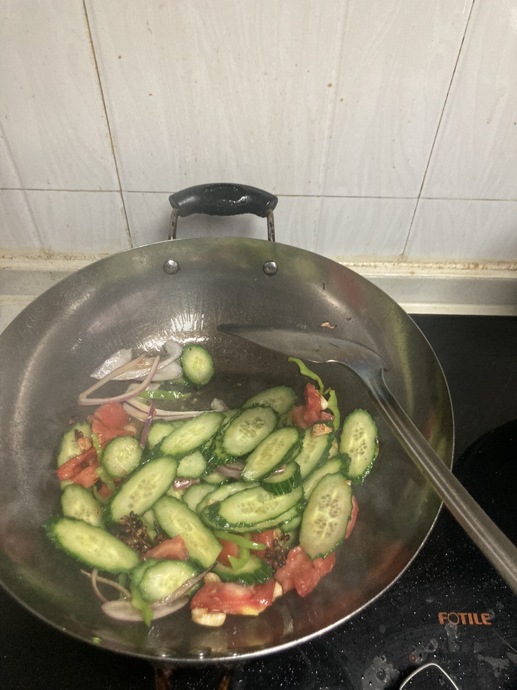 西红柿炒黄瓜的做法