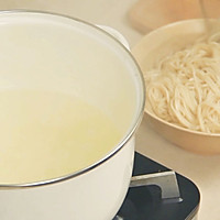 2步搞定晚餐，汪涵版葱油拌面！的做法图解6