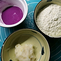 紫薯绣球蛋黄酥的做法图解3