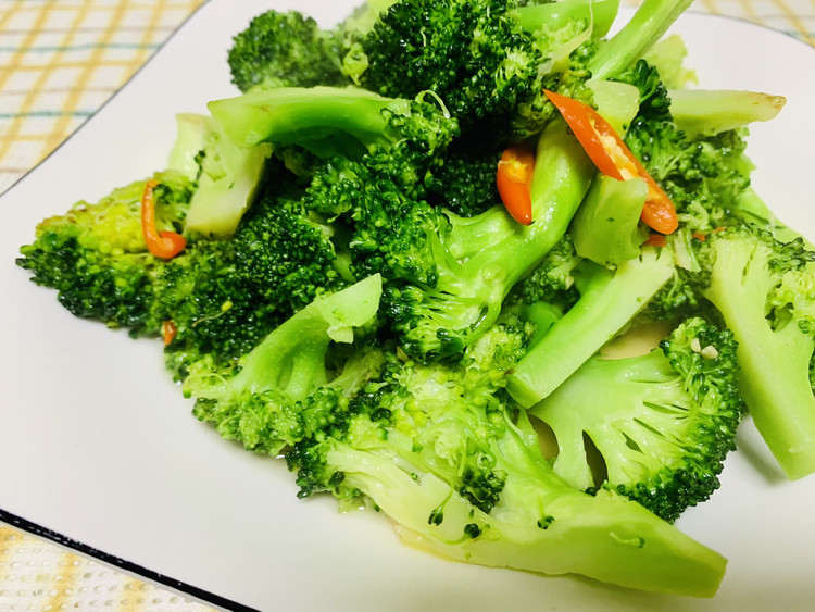 清炒西兰花的做法