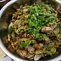 川味辣炒小海鲜(花甲，蛏子，鱿鱼须-泡椒味）的做法图解7