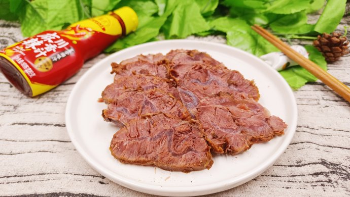 麻辣卤牛腱