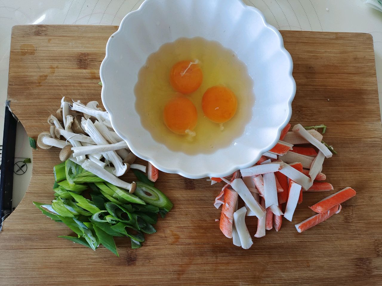 蟹肉炒蛋怎么做_蟹肉炒蛋的做法_想飞的鱼（薇·甜品）_豆果美食