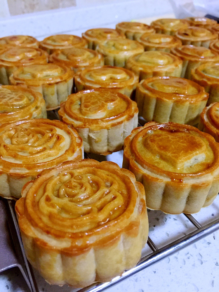 伍仁月饼（超级详细步骤）的做法
