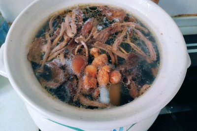 山药香菇乌鸡汤——营养美味