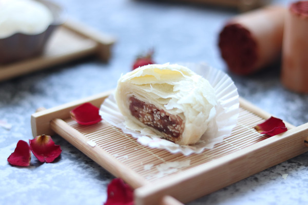 馨香的玫瑰花月饼，舒缓心情的中秋小食