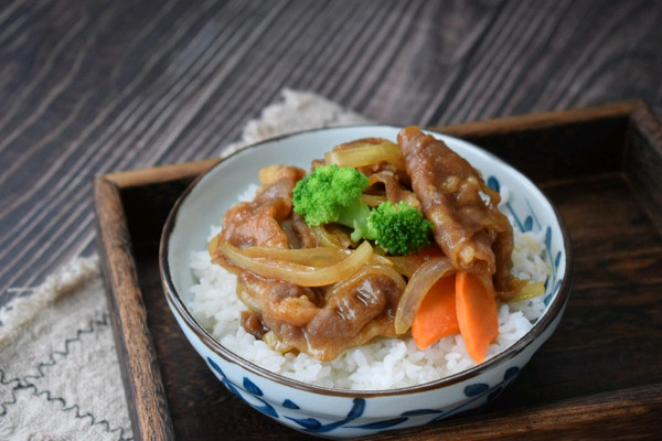 秘制牛肉饭