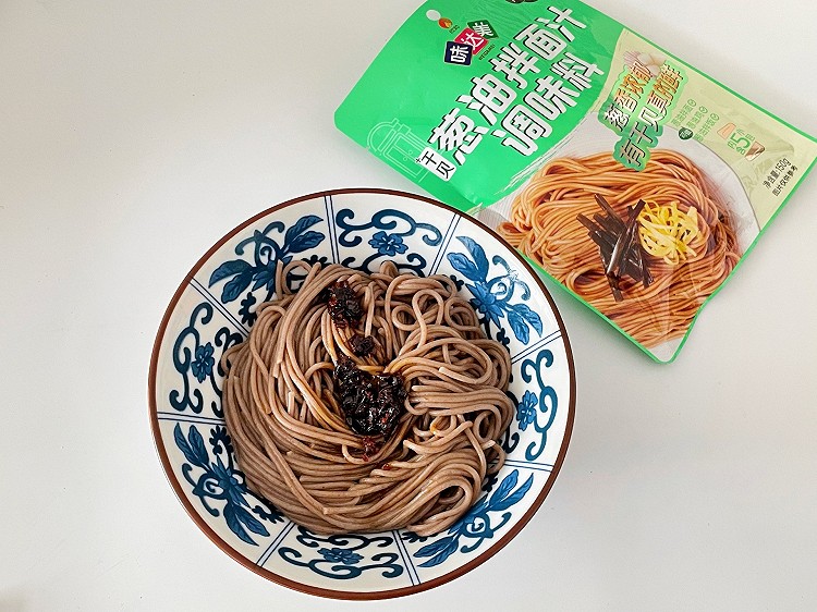 葱油拌面的做法