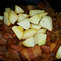 红烧肉炖土豆的做法图解8