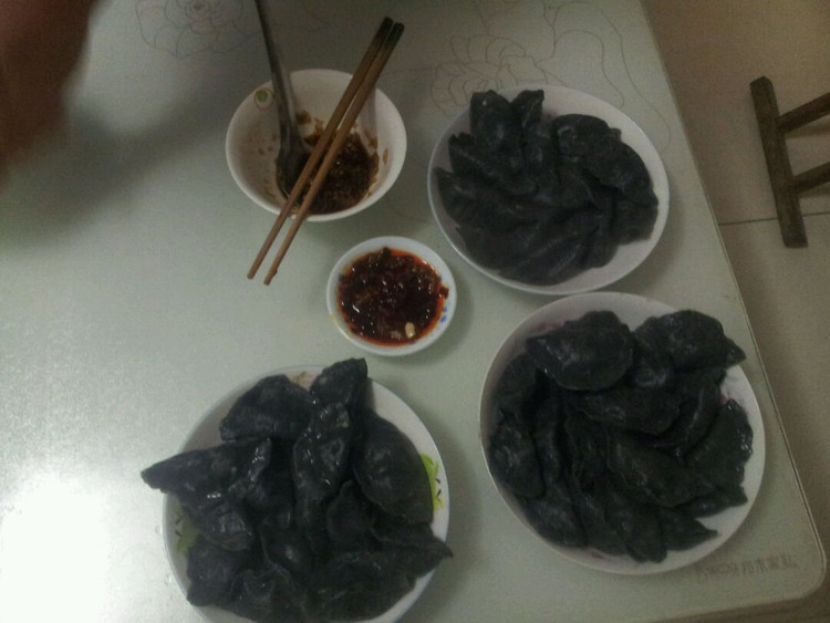 墨鱼饺子的做法