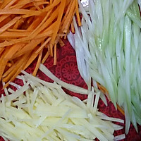 【麻椒香油素炒三鲜丝】的做法图解1