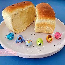 葡萄干面包 / 肉松面包