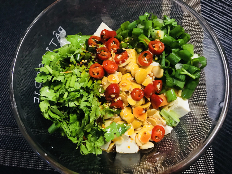 适合来一杯的杏仁拌豆腐的做法