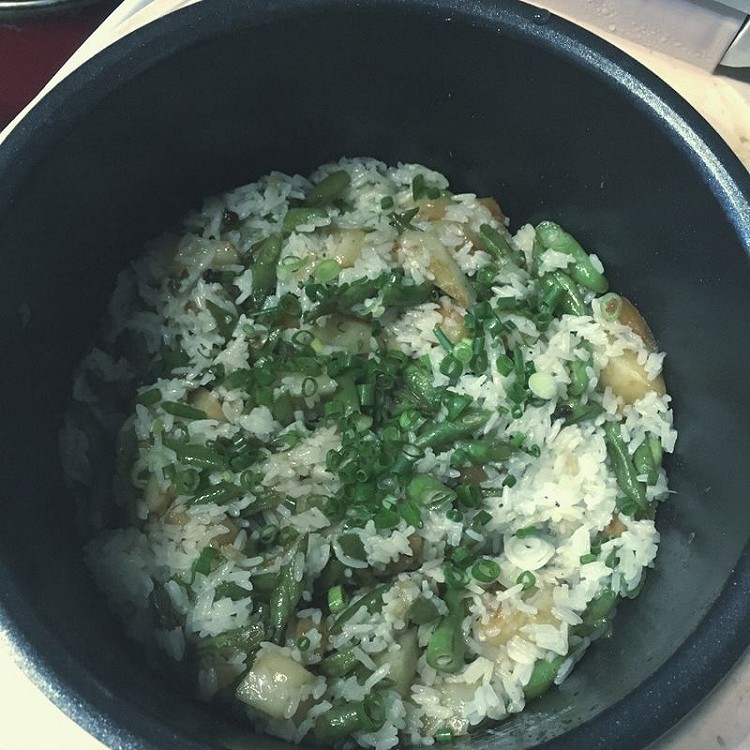 四季豆洋芋焖米饭的做法