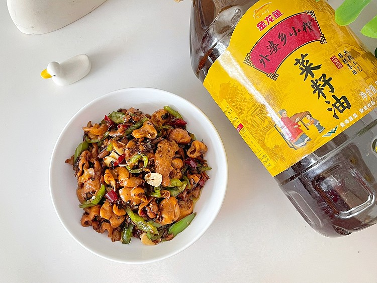 外婆菜炒肥肠的做法