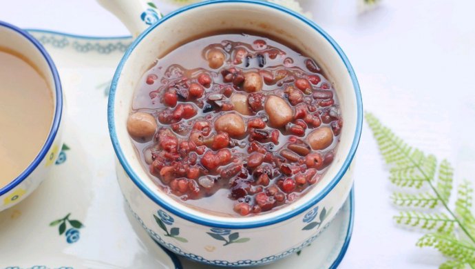 奶香红豆薏米杂粮粥