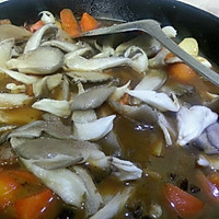 羊肉炖胡萝卜(土豆，豆腐，平菇)的做法图解6